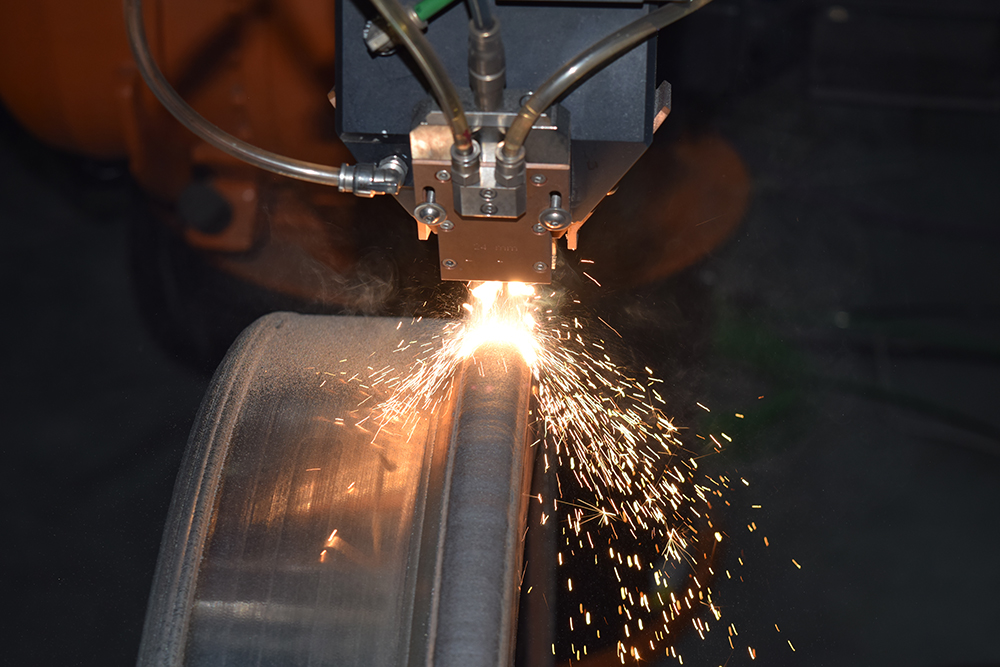 Efficient linear spot laser cladding service